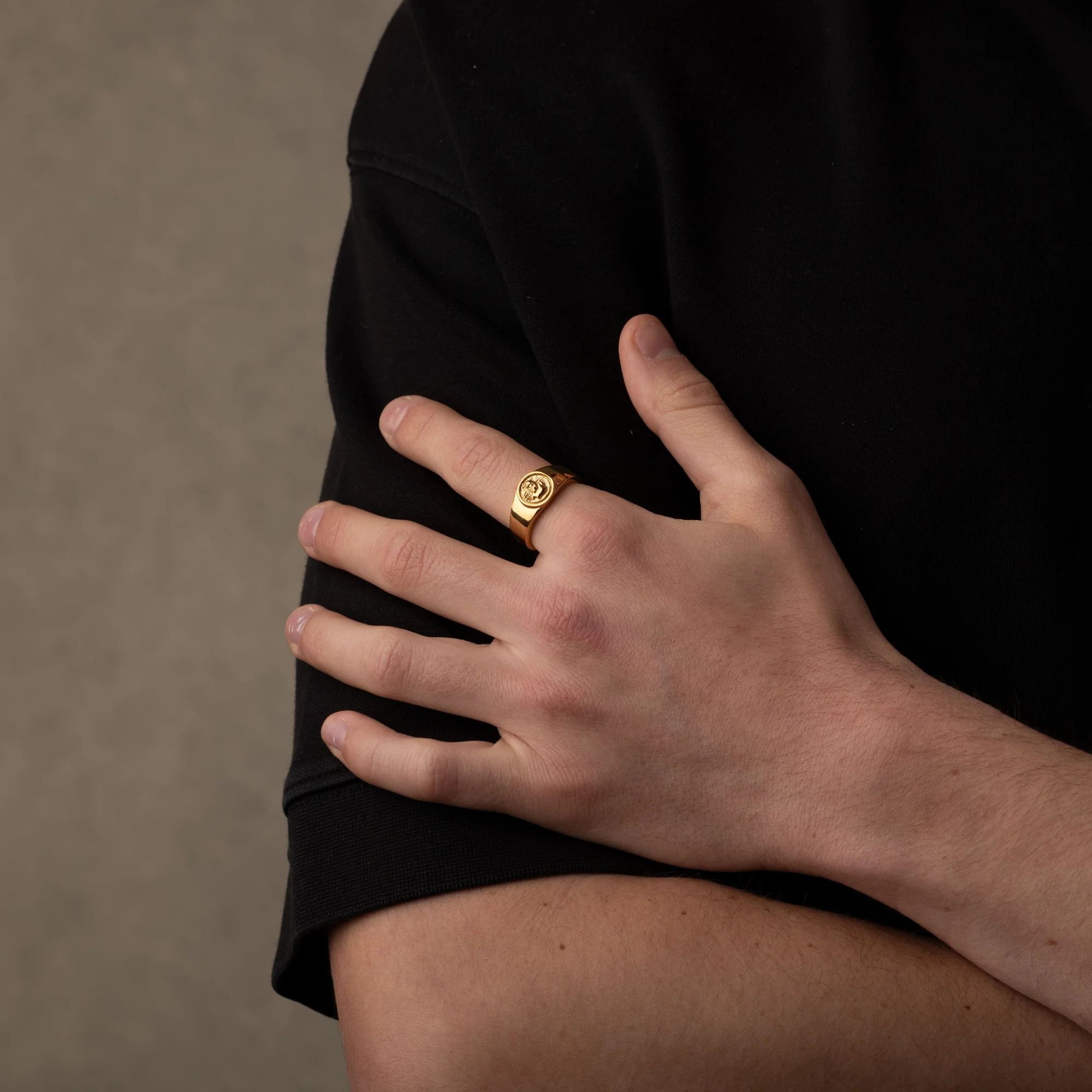 Gold Zeus God Signet Ring - Image 4