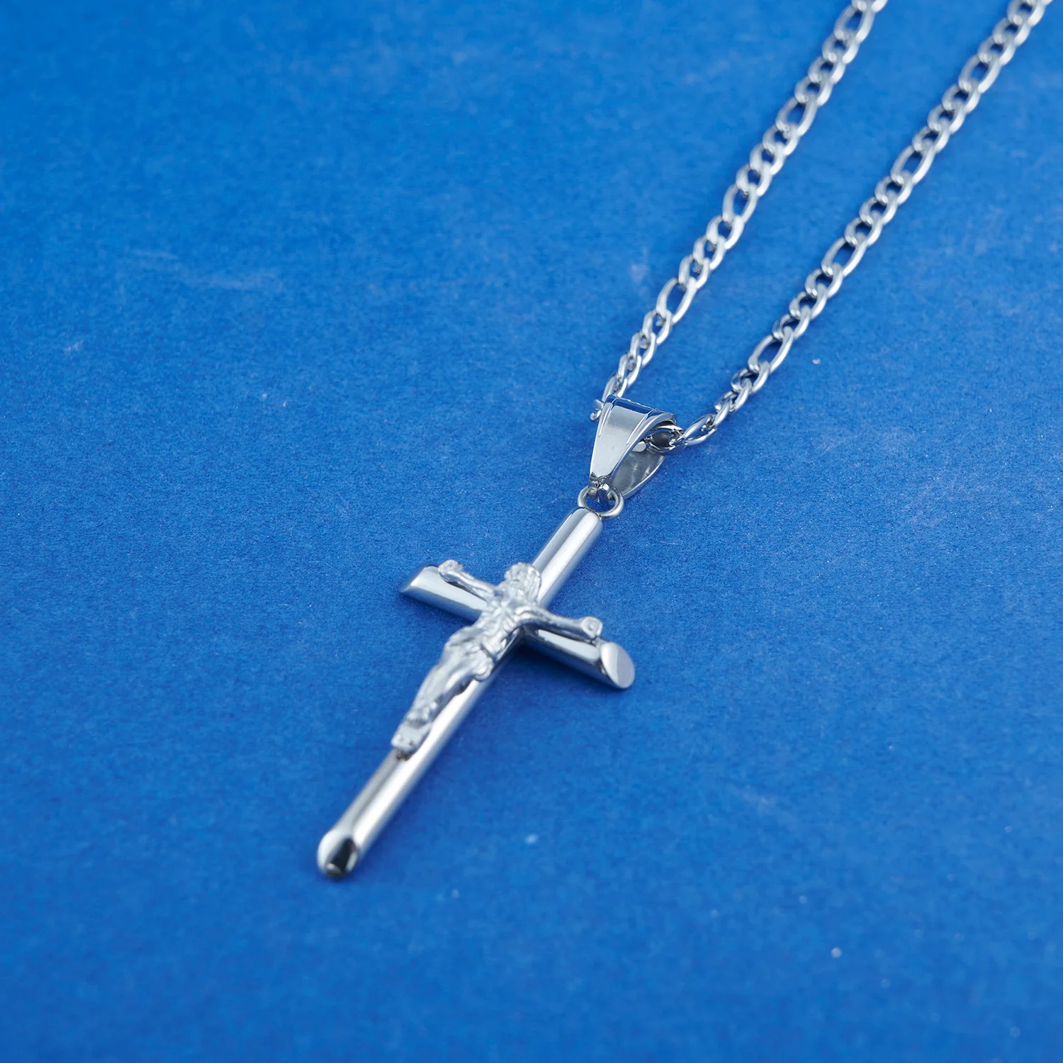 Silver Crucifix Necklace, Small Onyx Signet Ring and 5mm Figaro Bracelet Set - Image 4
